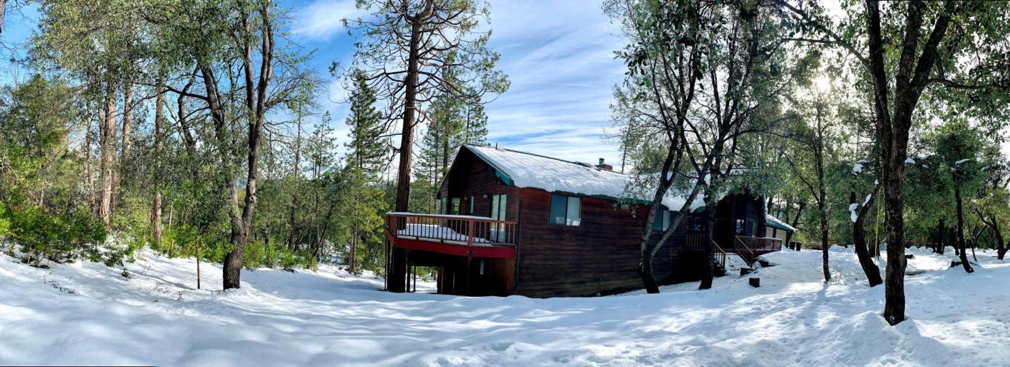 Summit Stunning Loaded With Amenities *