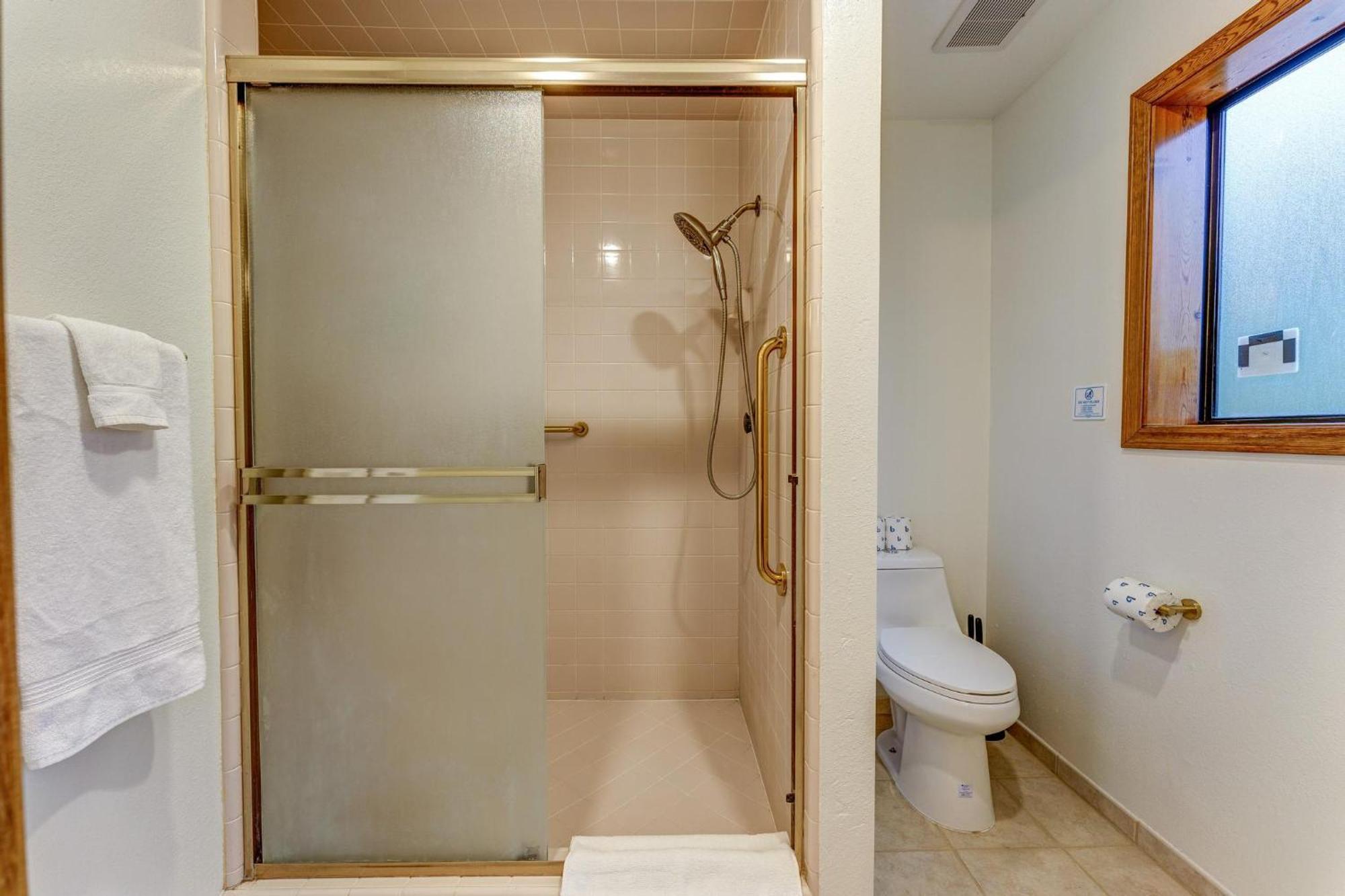 Summit Stunning Loaded With Amenities Holiday home