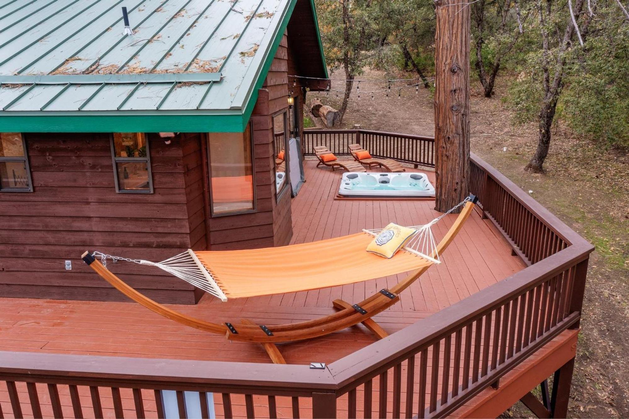 Summit Stunning Loaded With Amenities